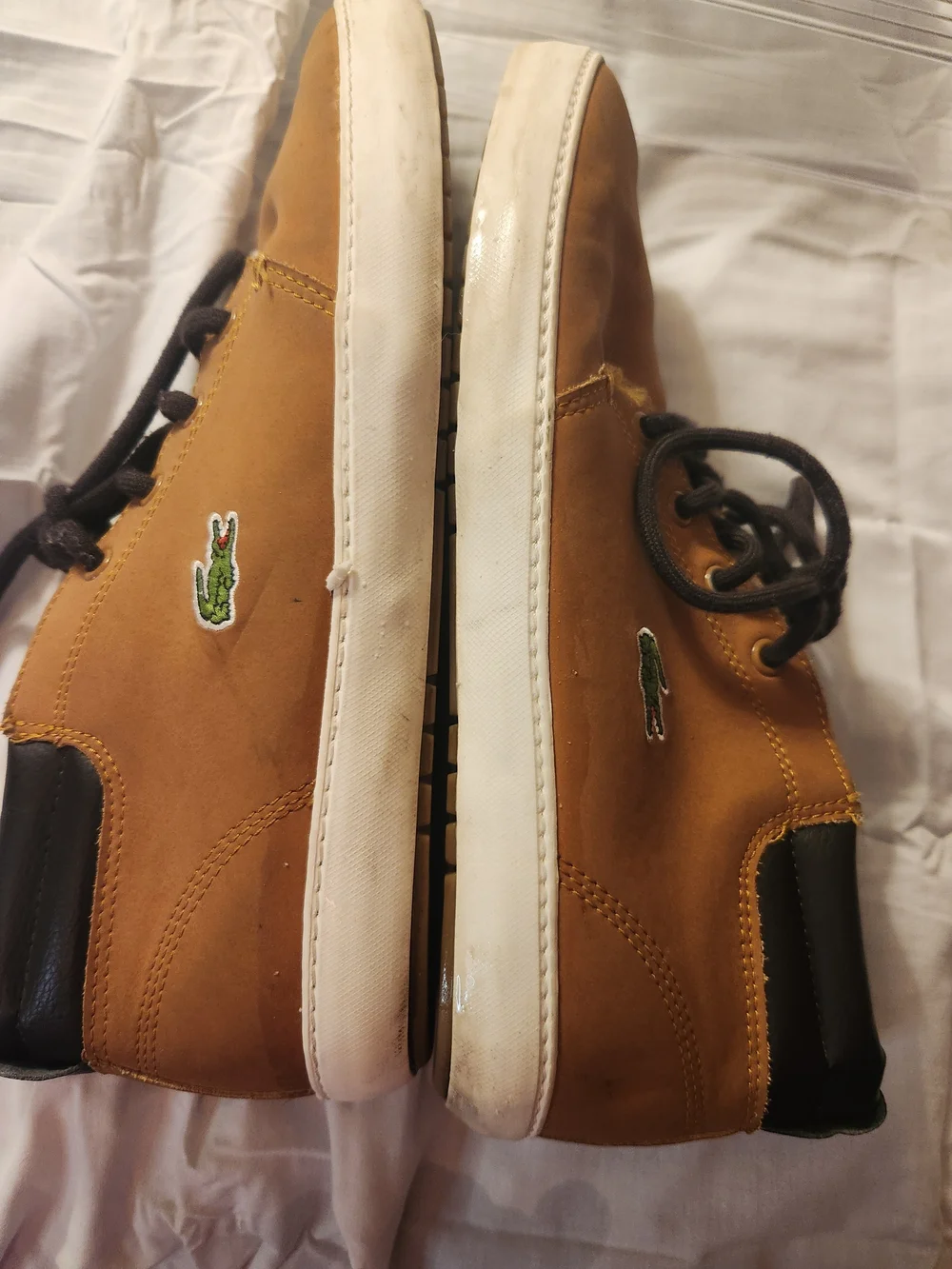 Lacoste Men’s Tan Chukka Boots with Black Collar and White Sole 8.5